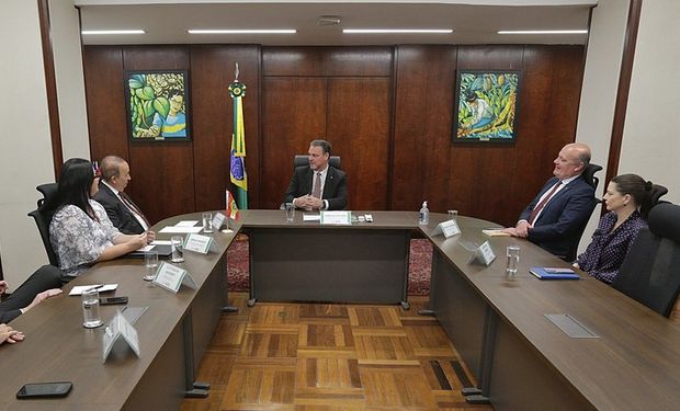 Ministro Carlos Fávaro se encontrou com o governador de Santa Catarina, Jorginho Mello