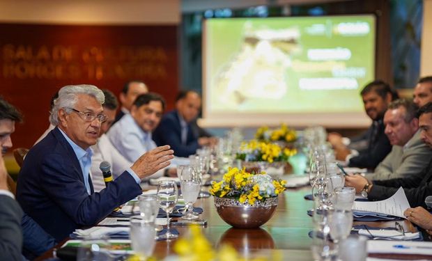 Reunião que aprovou destinação dos recursos do Fundeinfra. (foto - governo de Goiás)