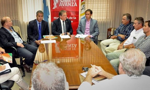 En el centro, Rodríguez, Fascendini y López. Foto: Min. de Asuntos Agrarios.