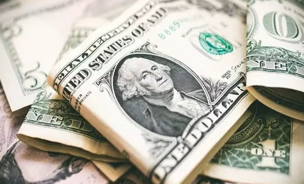 Dólar hoy: a cuánto cotiza el dólar blue y cuál es la brecha con el dólar Banco Nación este viernes 9 de febrero 