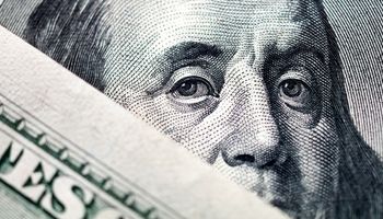 Dólar hoy: a cuánto cotiza el dólar blue y cuál es la brecha con el dólar Banco Nación este jueves 17 de agosto