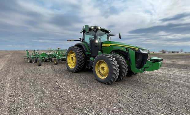 En Argentina se cobra menos por los granos y un tractor sale más que en Brasil, Paraguay, Uruguay y Estados Unidos