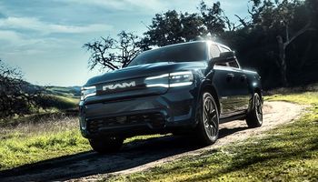 Se presentó la nueva RAM eléctrica: cómo es la primera camioneta liviana a batería de la marca