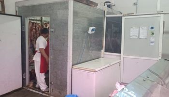 Inseguridad en Rosario: roban una carnicería y encierran a los empleados en la cámara de frío