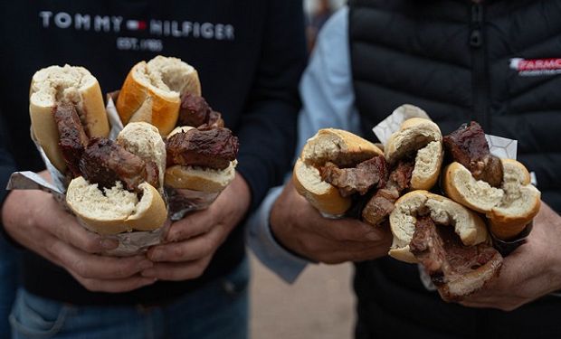 Cuánto sale comer en La Rural: de lo más caro a la opción del más económica