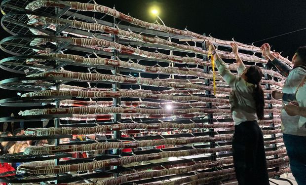 Buscan recuperar el titulo del salame más largo del mundo: tienen que superar los 470 metros