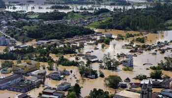 Santa Catarina tem 135 cidades atingidas pelas fortes chuvas 