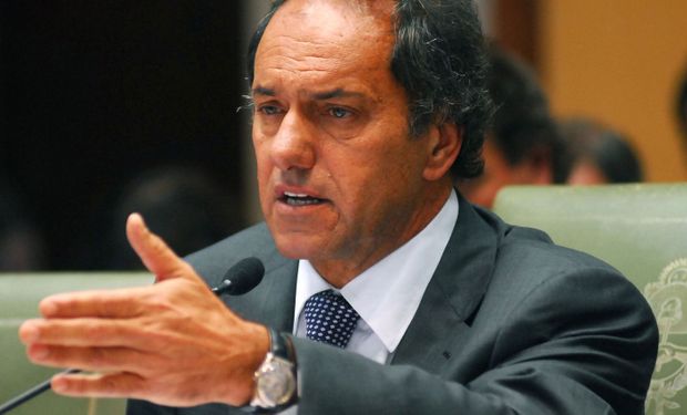 "Tengan muy presente que quiero ser el presidente de la producción, del trabajo argentino, de la industria nacional, fundamentalmente de la inversión", indicó Scioli.