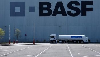 BASF finalizó el proceso de adquisición de los negocios y activos de Bayer