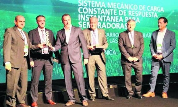 Metaltécnica recibió el Premio Tenaris por su innovador dispositivo que mejora la siembra en suelos irregulares.