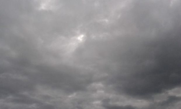 Un nuevo frente de paso lento comenzará a afectar el sur de la región pampeana durante el domingo.