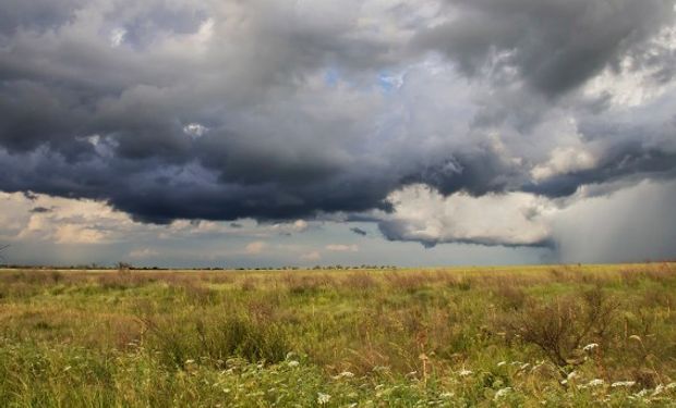Se alternaran coberturas nubosas y mejoramientos temporarios, con chances de lluvia que comienzan a acrecentarse desde mañana.