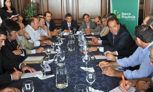 Scioli le llevó a Kicillof un pedido del agro por el trigo