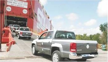 Por el freno de las exportaciones a Brasil, cayó 12% la producción de autos