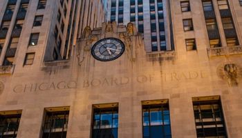 Toma de ganancias en Chicago dejó bajas generalizadas