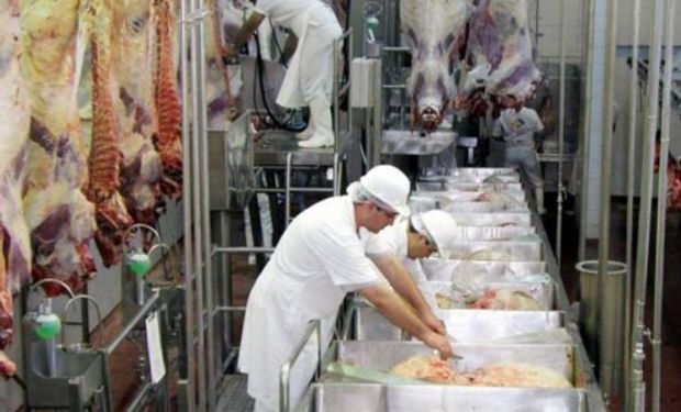 Federación de la Carne: acordaron con las cámaras un 16% de recomposición salarial, que se suma al 20% firmado en mayo de este año