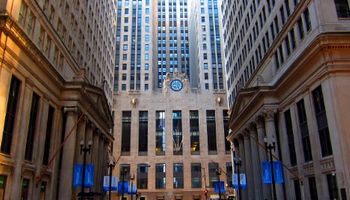 Chicago recortó la mejora tras la tregua en la guerra comercial