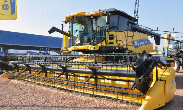 Gerdau Melhores da Terra 2014 dio a New Holland su máximo honor, el Trofeo de Oro en la categoría Destacados, por la cosechadora de doble rotor CR 6080.