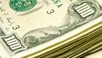 El dólar cerró a $ 5,56 y el ‘blue’ se consigue hasta por $ 8,81