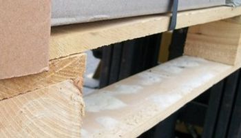 El Senasa controla el ingresos de plagas por embalajes de madera