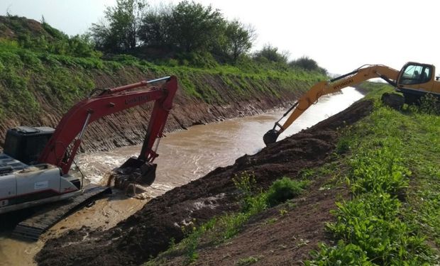 El gobierno provincial lleva invertido en 2017 cerca de $ 1500 millones en materia de obras hídricas, tecnología y maquinarias.