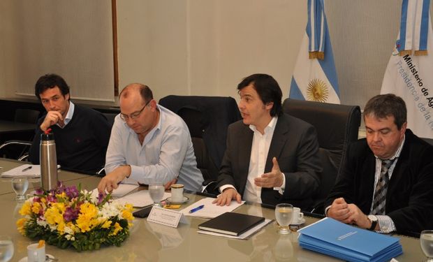 Los secretarios Ricardo Negri y Santiago Hardie estuvieron al frente de la reunión.