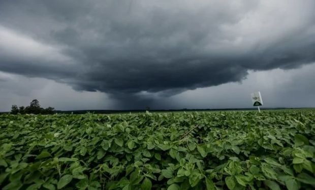 Frente fria avança pelo Brasil e ciclone provoca alerta para temporais no Sul