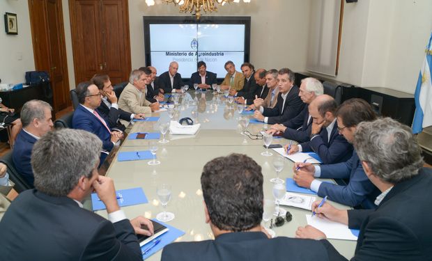 La reunión se celebró este jueves con el fin de actualizar la ley de semilla.