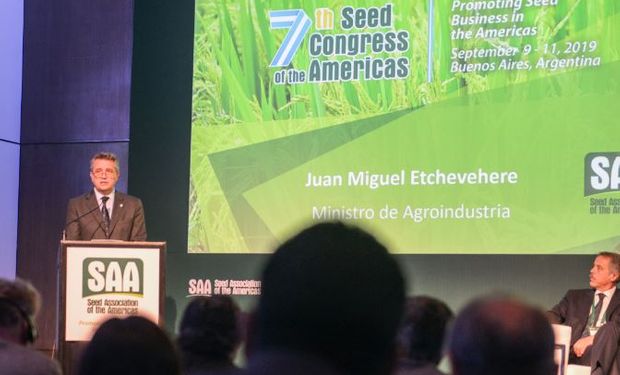 "Tenemos la firme posición de defender la biotecnología para alimentar al mundo", destacó el Ministro de Agricultura, Ganadería y Pesca.