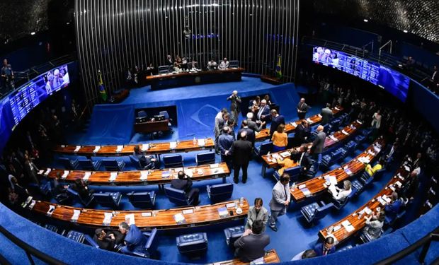 O texto a ser votado estabelece um prazo máximo de dois anos para o registro de novos defensivos. (Foto - Agência Brasil)