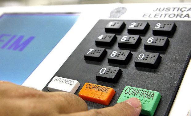 Senado avança em PEC que extingue reeleição para presidente, governadores e prefeitos