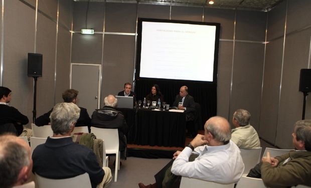 El Senasa brindó una conferencia en La Rural.