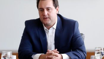 Sergio Moro leva Flávio Bolsonaro a romper com Ratinho Jr. no Paraná