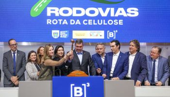 Com desconto no pedágio, consórcio vence leilão para Rota da Celulose