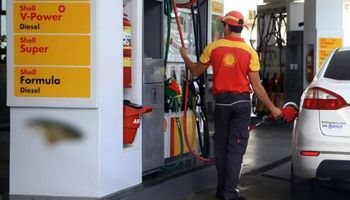Aumentó el combustible en las provincias a pesar del congelamiento del Gobierno