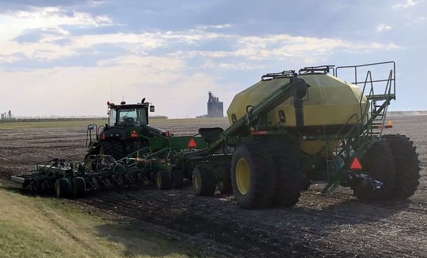 Soja y maíz: subas por las dificultades para avanzar con la siembra en Estados Unidos