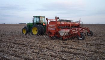 Se acelera la siembra de maíz en EE.UU.