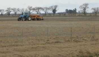 Luego de las lluvias, se movieron las sembradoras en Santa Fe