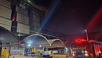 Incêndio atinge silo de empresa no Paraná