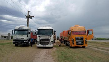 El transporte de cargas se declara en "emergencia", con medidas de fuerza en distintos puntos del país