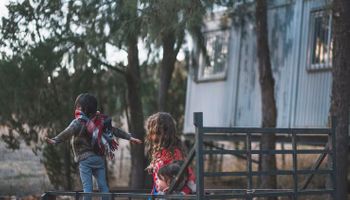 Cuándo lo lúdico se vuelve mortal: en lo que va del año murieron 21 niños en el campo y esta información se vuelve vital para prevenir
