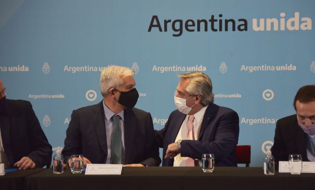 El Gobierno realiza anuncios y la soja lo sabe: el precio local cayó US$ 35 desde el cierre de exportaciones