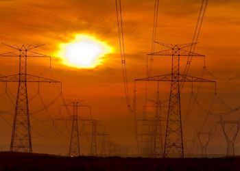 Sol volta ao Brasil, mas risco de chuva forte e ventos de até 90 km/h persiste