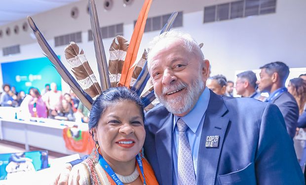 Lula pediu que a ministra Sonia Guajajara (Povos Indígenas) usasse sua simpatia para "tentar convencer os caras" a não derrubar seu veto. (Foto - Ricardo Stuckert)