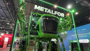 Metalfor presentó su nueva fertilizadora: "El productor que viene a Aapresid nos marca el camino hacia el futuro"