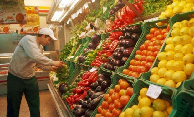 La brecha de precios de los agroalimentos bajó y el consumidor pagó 3,4 veces más de lo que recibió el productor