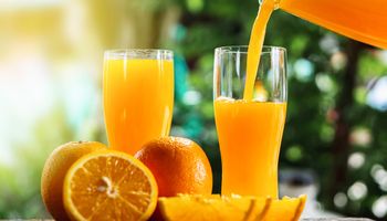Exportações de suco de laranja caem na safra atual e devem cair na próxima também