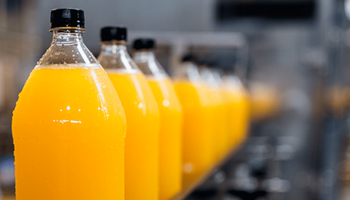 Governo avalia aumentar fruta em bebidas para driblar tarifaço 