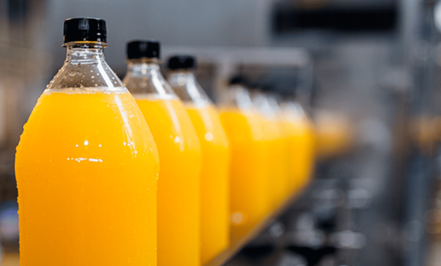 Governo avalia aumentar fruta em bebidas para driblar tarifaço
