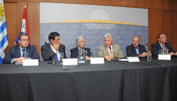 Cómo hacen los uruguayos para contener crisis lechera